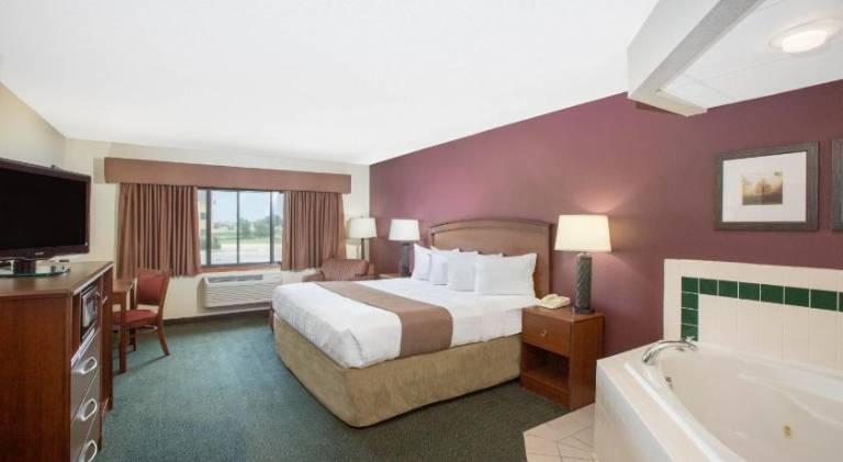AmericInn by Wyndham Kearney — photo 2