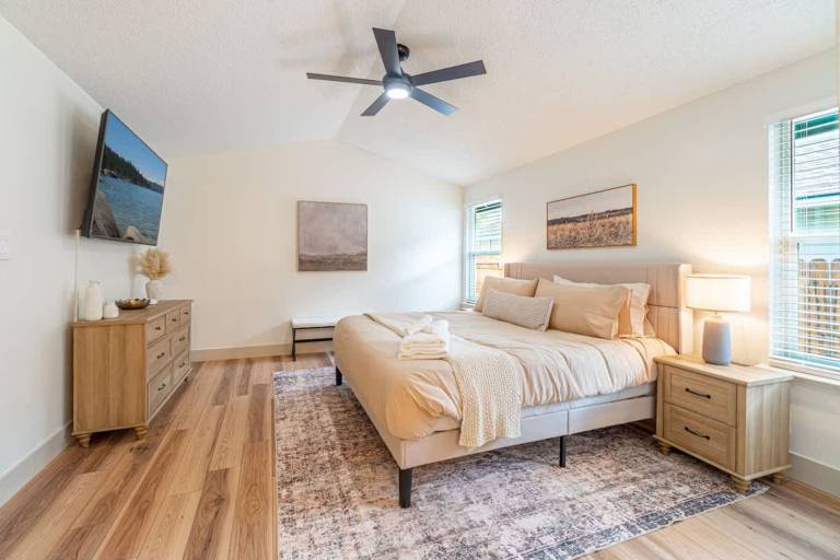 Children-friendly beautiful house with grill, fast internet & yard | Mountain view | Dogs allowed — photo 3