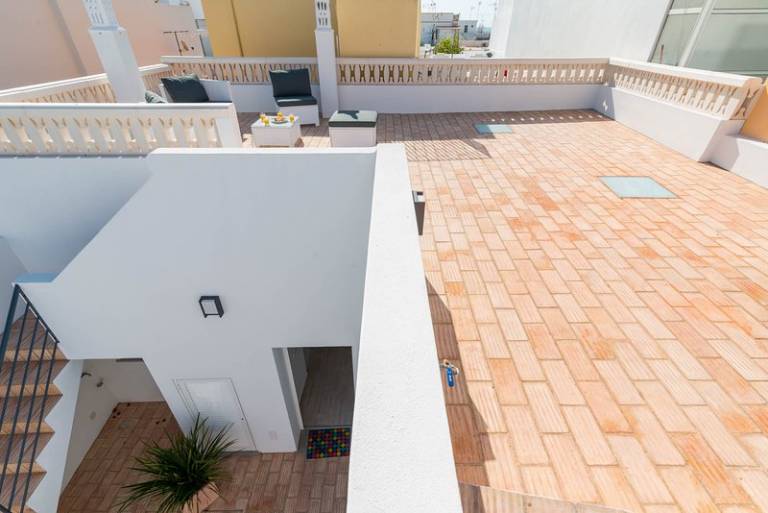 Cozy Fuseta Townhouse with Terrace & Roof Solarium, 5min to Beach — photo 4