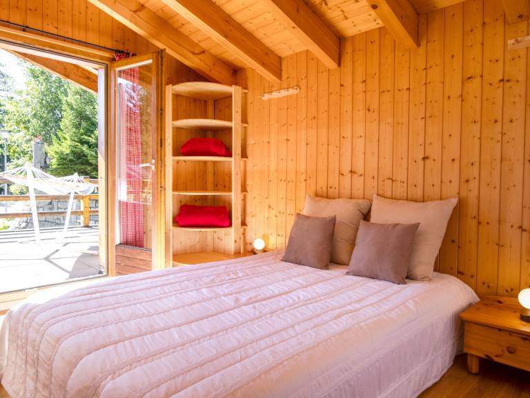 Lovely vacation home with barbeque, patio & garden | Mountain view | Suitable for remote work | Pet-friendly — photo 3