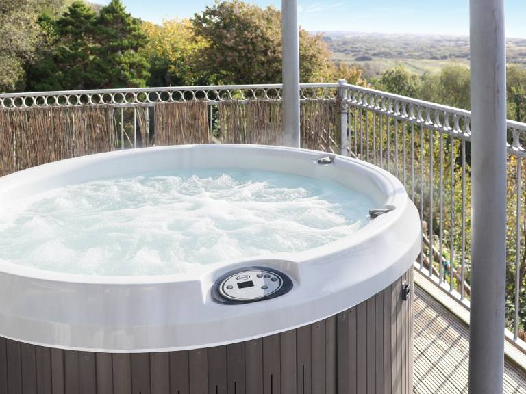 Children-friendly rental apartment with yard & jacuzzi | Pets allowed — photo 2