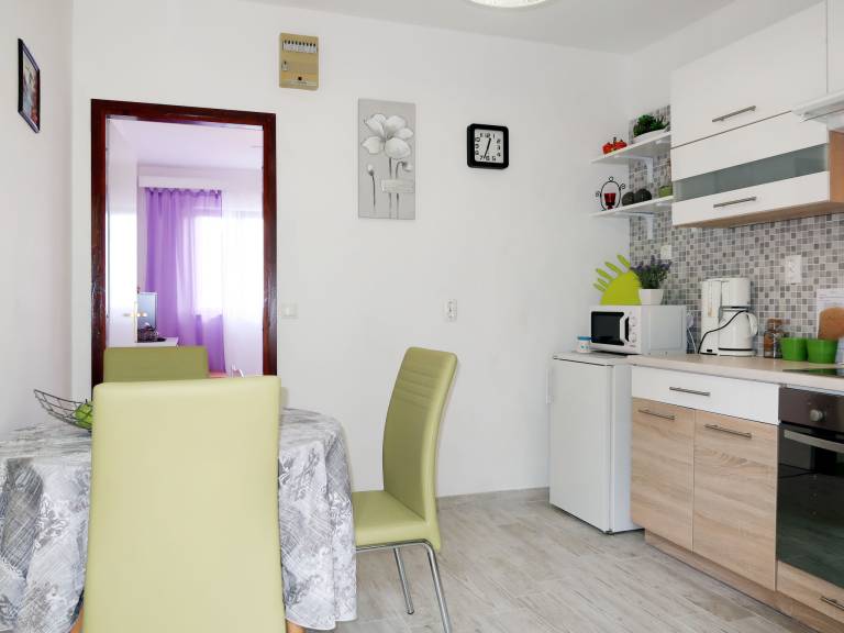 Rental apartment with barbecue & yard | Sea view | Pet-friendly — photo 5