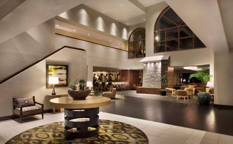 Embassy Suites by Hilton Phoenix Tempe — photo 2