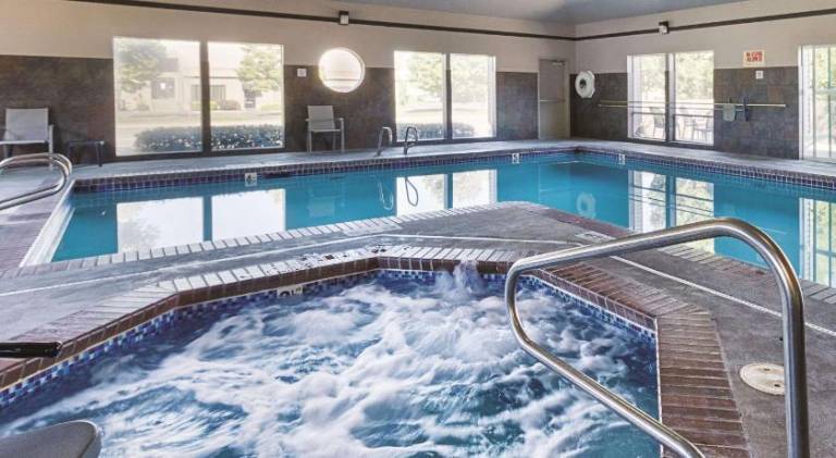 La Quinta Inn & Suites by Wyndham Portland NW — photo 4