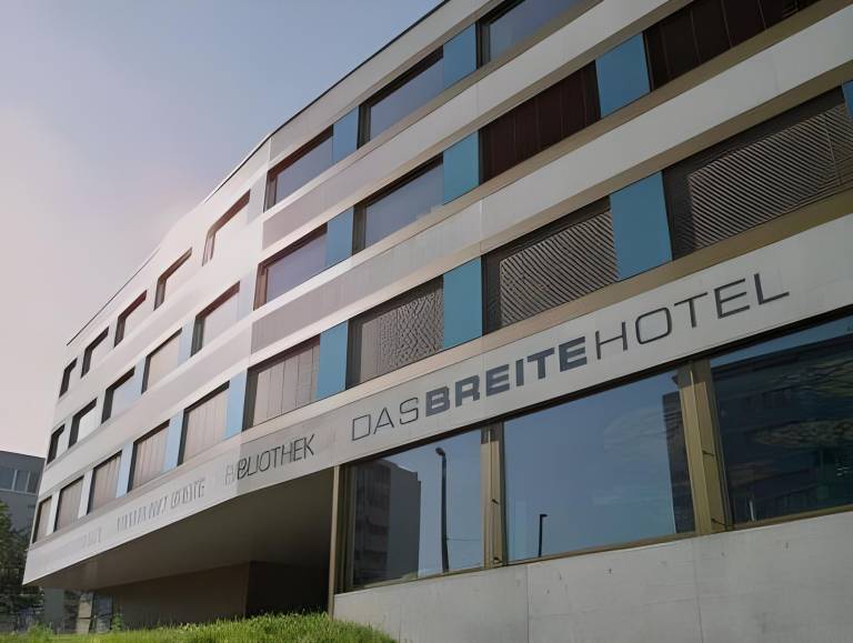 Dasbreitehotel am Rhein in Muttenz