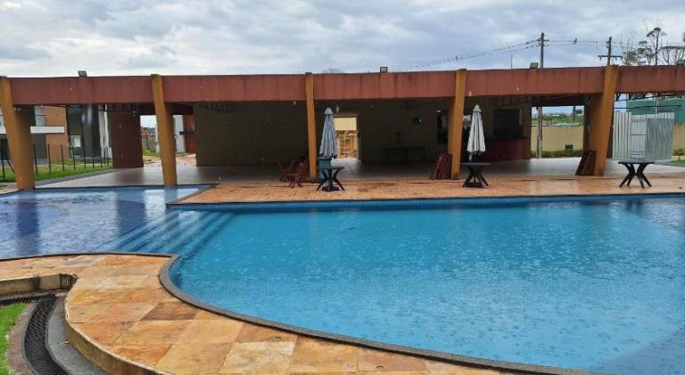 Vacation home with pool — photo 4