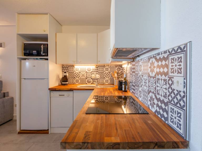 Child-friendly charming rental apartment with pool, yard & terrace | Sea view | Pets are welcome — photo 3