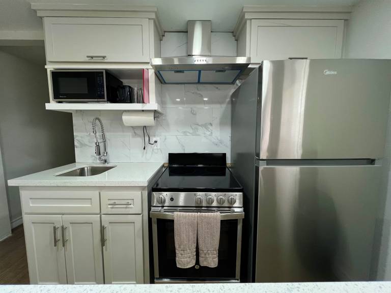 Airport Bunker 3 - Convenient and Cozy 1BD/1BA — photo 3