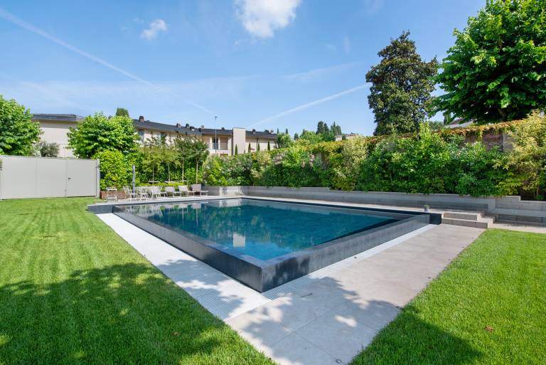 Villa with private pool, terrace & yard | Next to the beach | Pets allowed — photo 3