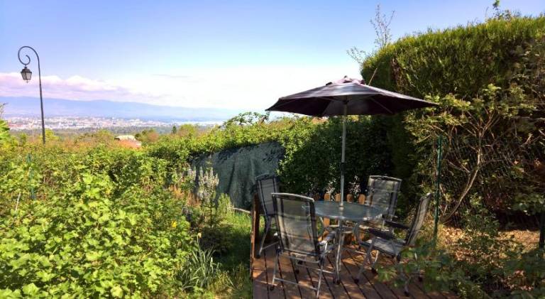 House with terrace — photo 2