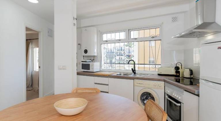 Rental apartment with patio — photo 3
