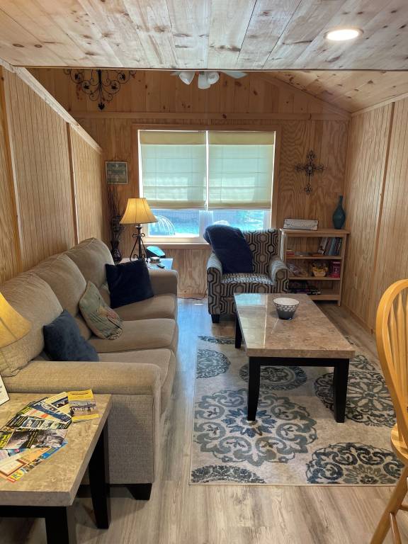 Cottage Bolton Landing