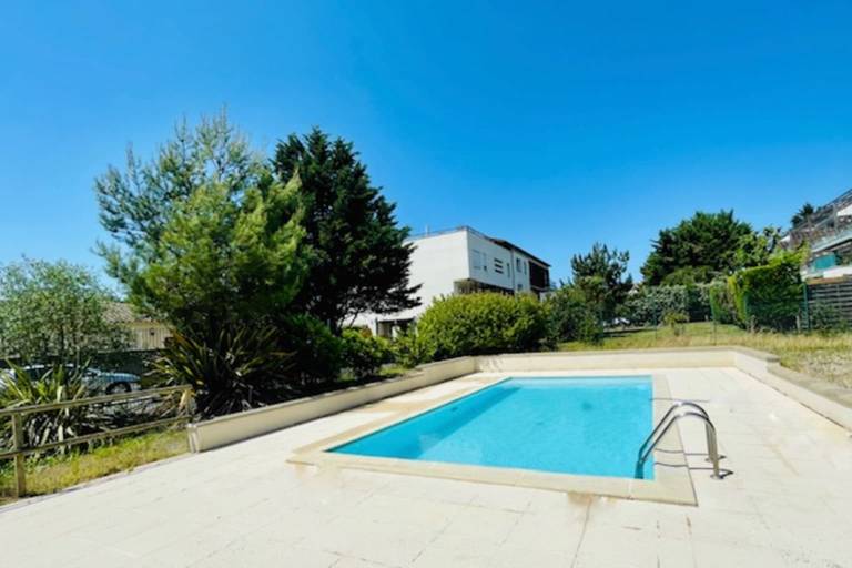 Spacious cocoon with pool in La Rochelle — photo 2