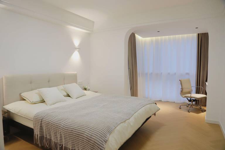 Eastern Hub Huangpu Luxury Two Rooms Homestay near Huaihai Road, Bund, Yu Garden, Walk to Xintiandi — photo 5