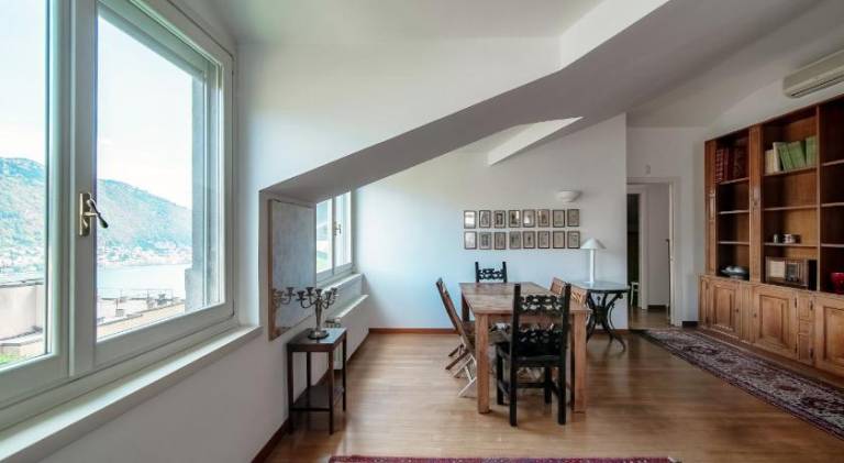 I D'A Charming Penthouse - LAKE VIEW- Como- House-130 mt-2 double bedrooms and 2 double bathrooms a — photo 2