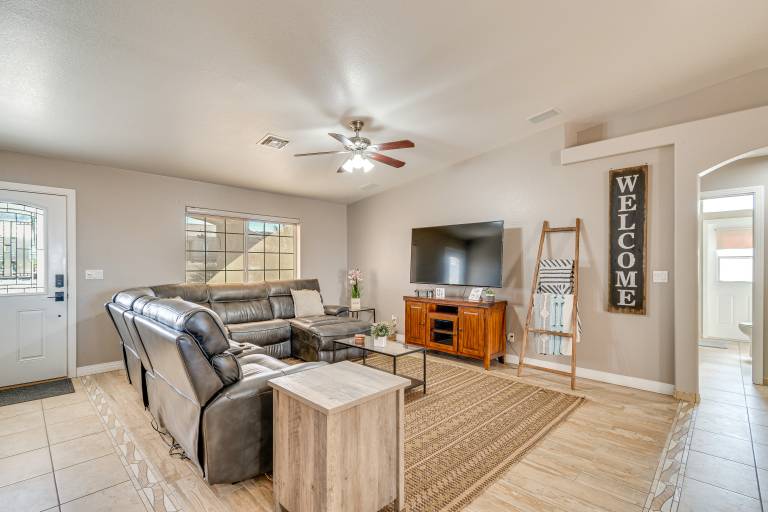 Lake Havasu City Escape: Patio, Pool + Grill! — photo 3