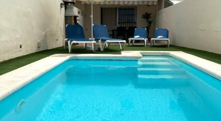 Villa with grill, yard & patio — photo 4