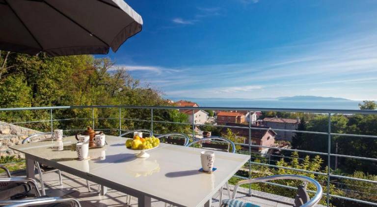 Holiday apartment with pool — photo 5