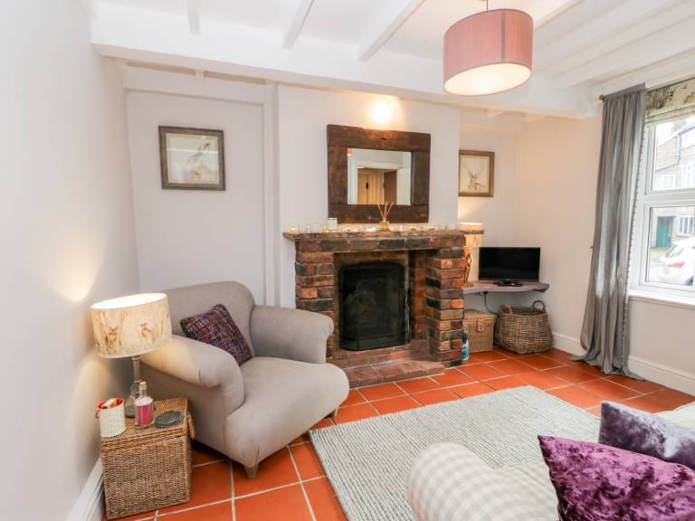 Family-oriented cottage with yard | Pets are welcome — photo 4