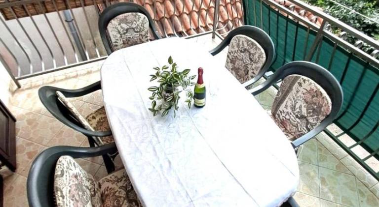 Holiday apartment with 3 rooms for 6 persons — photo 4