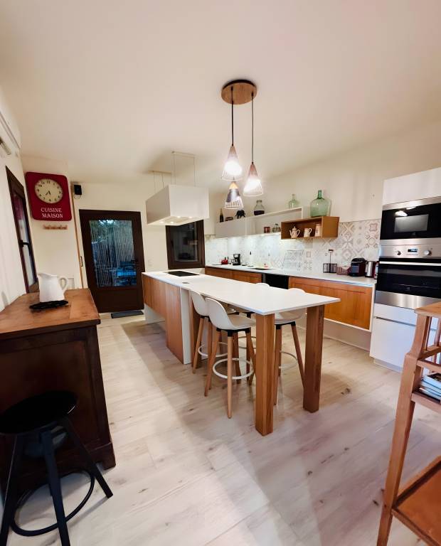 Charming House with Stunning Views and Rooftop Terrace — photo 3
