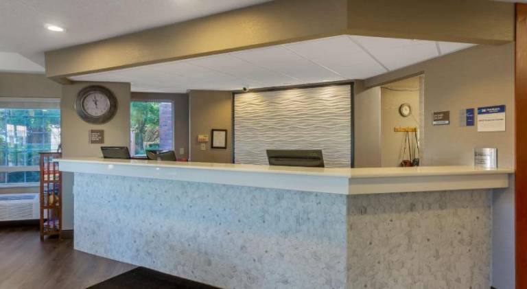 Best Western Plus Park Place Inn & Suites — photo 4