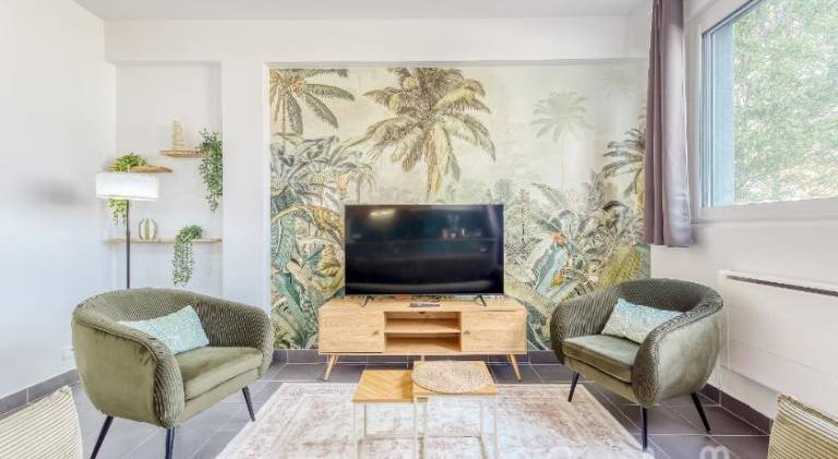 Amazonia Loft by Escale-Marne • M8 Eiffel Tower — photo 4