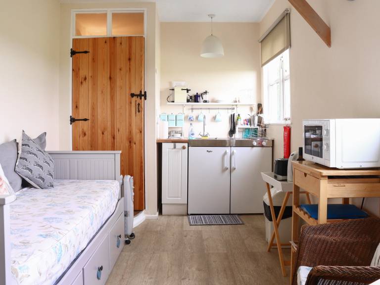 Cottage with garden | River view — photo 3
