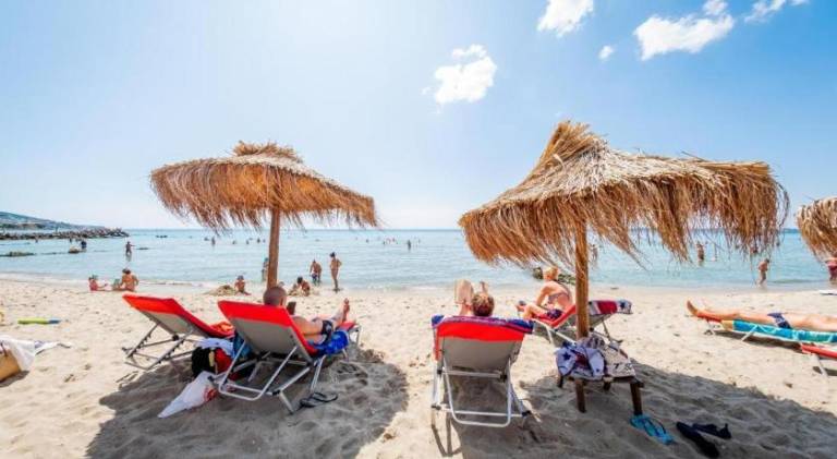 Holiday apartment with garden, private pool & patio in Sveti Vlas