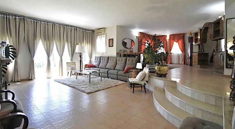 Holiday villa in 10 min from Fuengirola beach with sea views pool BBQ parking WiFi aircon big garden in Mijas