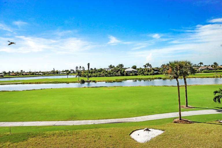 Breathtaking golf front villa on Sanibel Island - Includes Tennis Membership - 18th Fairway — photo 5