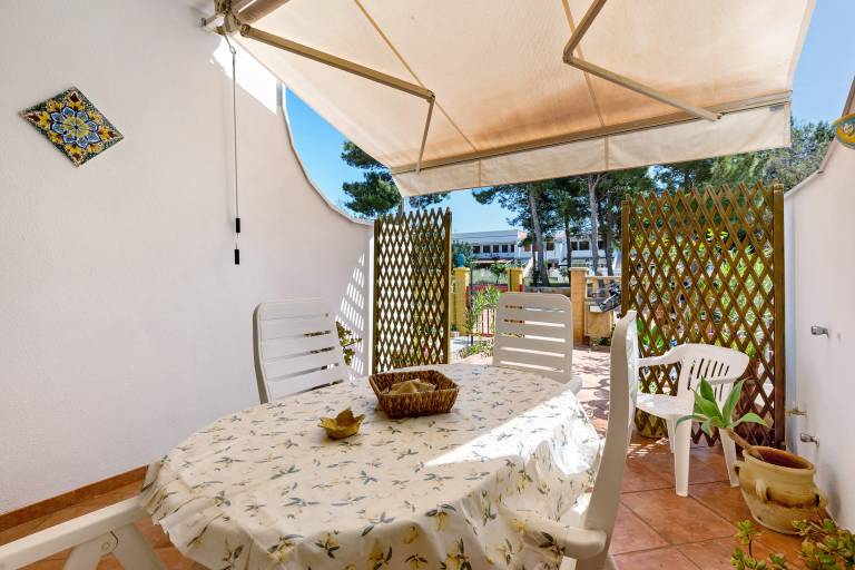 House with BBQ, patio & yard | Garden view in Trapani