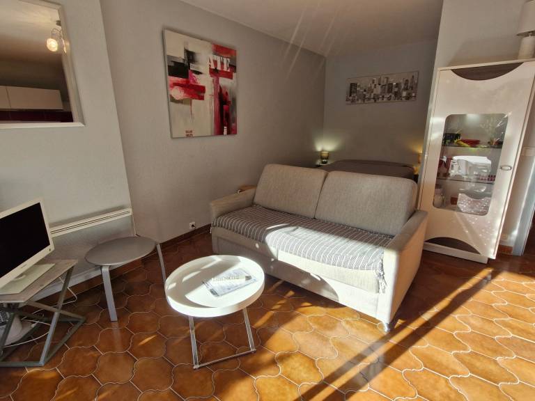 Studio with 1 room for 4 persons — photo 4