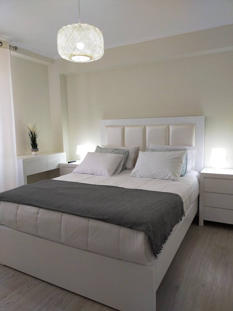 Accommodation  Atouguia da Baleia