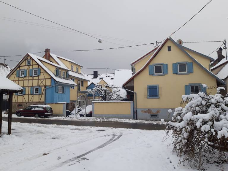 Apartment 'Alte Schmiede' with Private Terrace, Shared Garden and Wi-Fi in Ringsheim