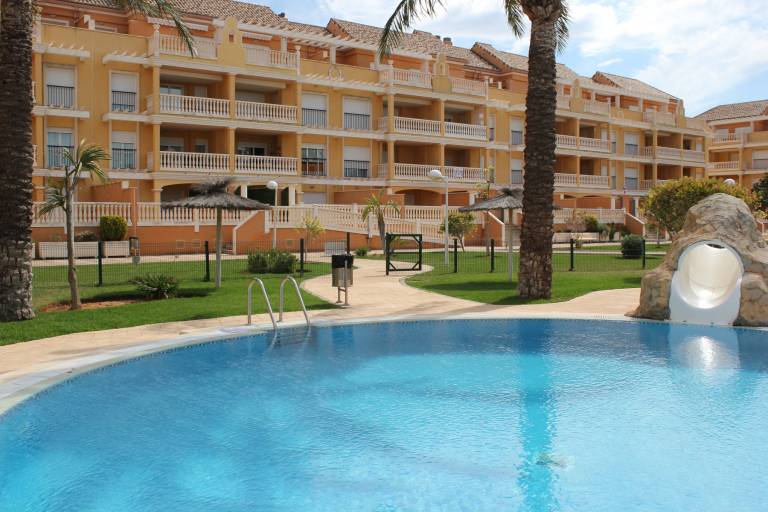 Child-friendly wonderful holiday apartment with patio, yard & pool | Next to the beach | Pet-friendly — photo 4