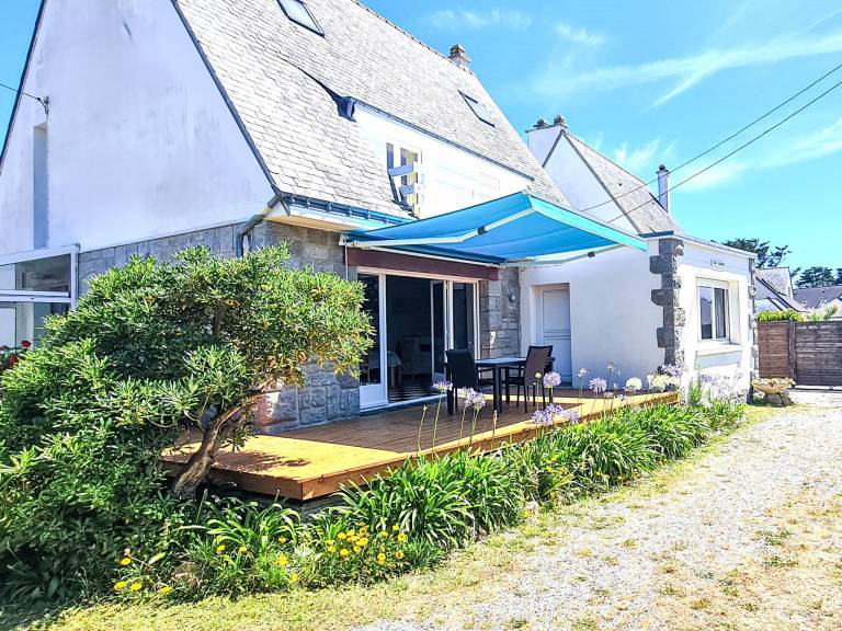 Fully equipped vacation home with yard, barbeque & terrace | Pet-friendly — photo 2