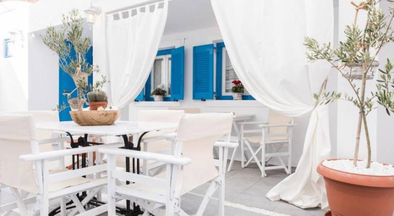 Villa with patio & hot tub in Santorini