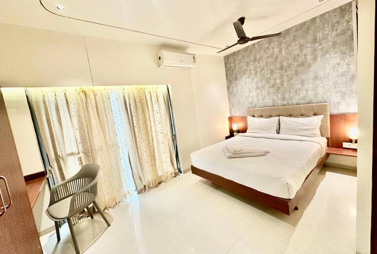 StayBird Azure Suites Business Hotel Kharadi