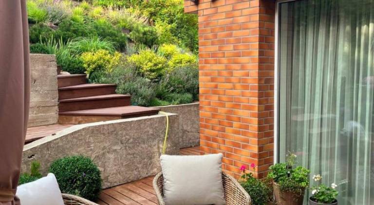 Serviced apartment with yard & terrace in Klaipeda