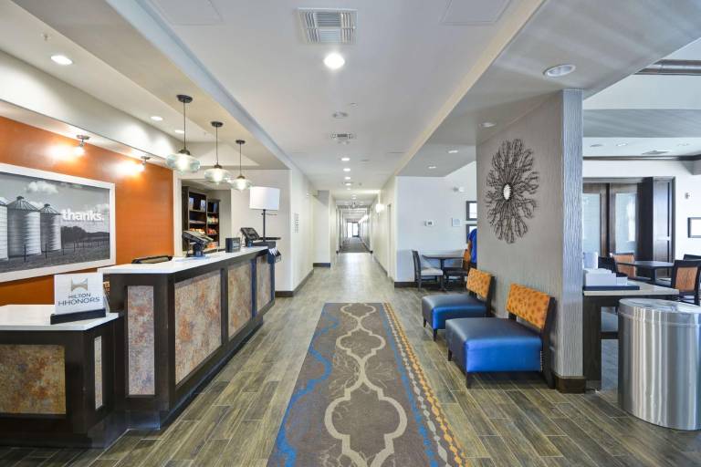 Hampton Inn Kenedy — photo 3