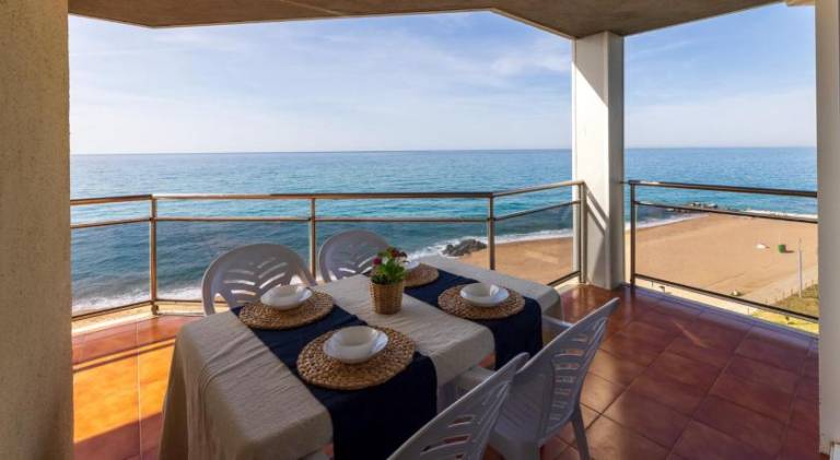 Beautiful rental apartment with pool, garden & terrace | Beach nearby | Pets allowed — photo 3