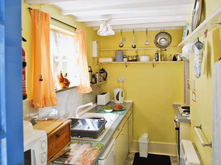 Cottage with 2 rooms for 4 persons — photo 5