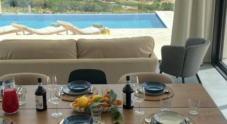Villa with pool | Pet-friendly — photo 5