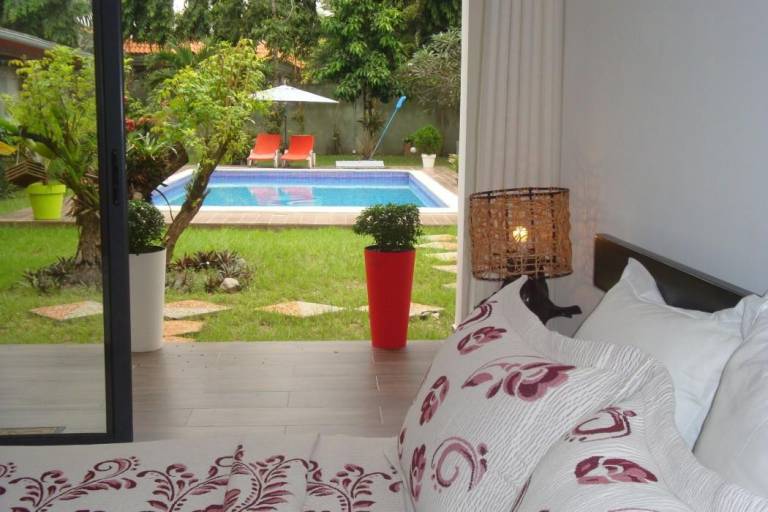 Ernaa Chambres D Hotes in Abidjan