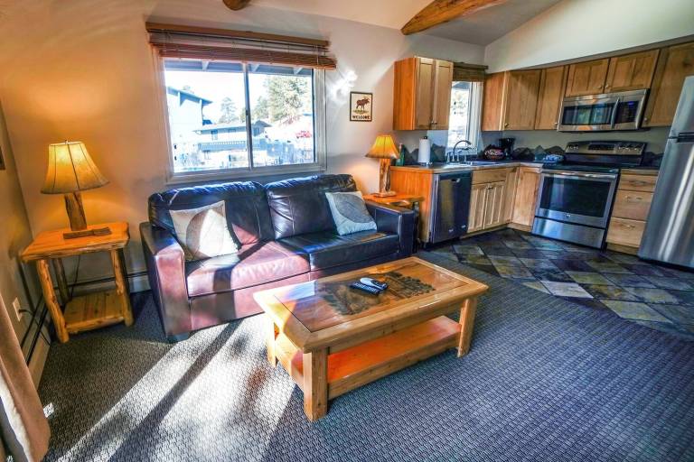 Condo with patio & private pool — photo 3