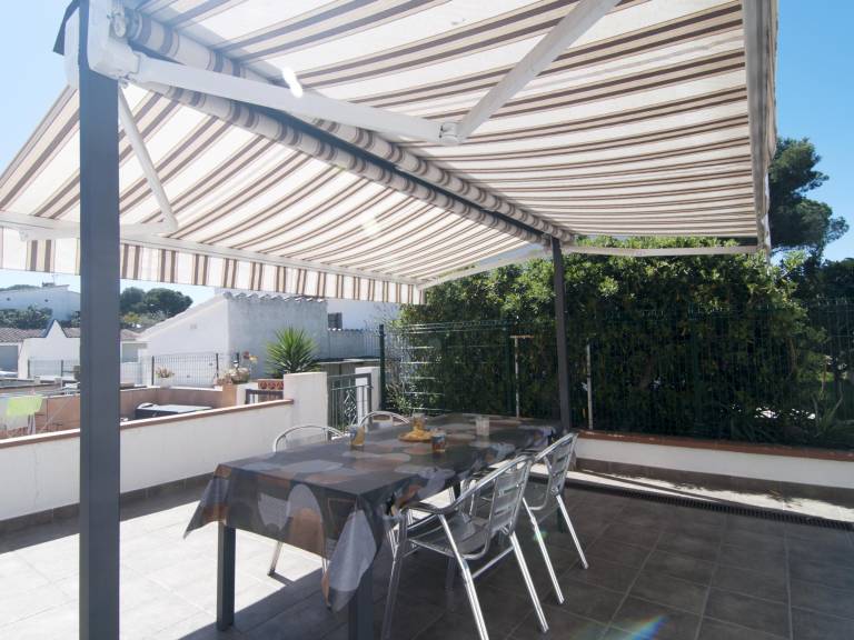 House with community pool near the beach in L'Escala — photo 4