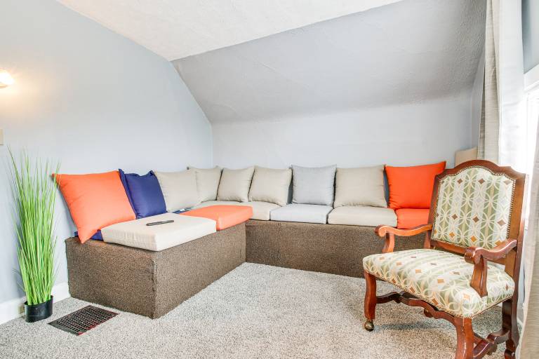 Pet Friendly Cincinnati Apt 5 Mi to Downtown