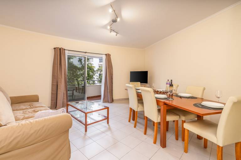 Apartment 'Cool Motion Rocha Beach T2' with Balcony, Wi-Fi and Air Conditioning — photo 2