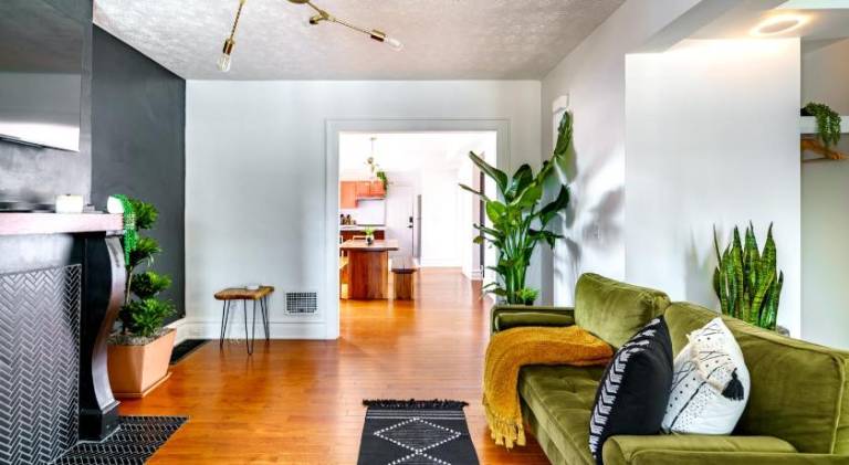 PRIME Location - CLEAN - Parking Free - Top Rated — photo 2